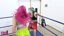 Boxing Beauties: Larz's Revenge - 05