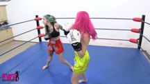 Boxing Beauties: Larz's Revenge - 15