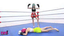 Boxing Beauties: Larz's Revenge - 27
