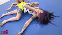 Peyton vs Larz: Kick Fight - 18