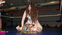 2008 WWC: MaryAnn vs Kelsi - 06